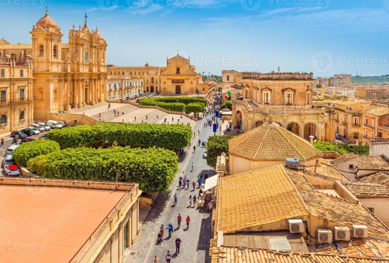 A Casa Tua Affitti Brevi Bed & Breakfast Noto Exterior foto