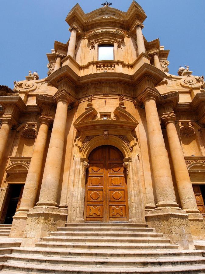 A Casa Tua Affitti Brevi Bed & Breakfast Noto Exterior foto